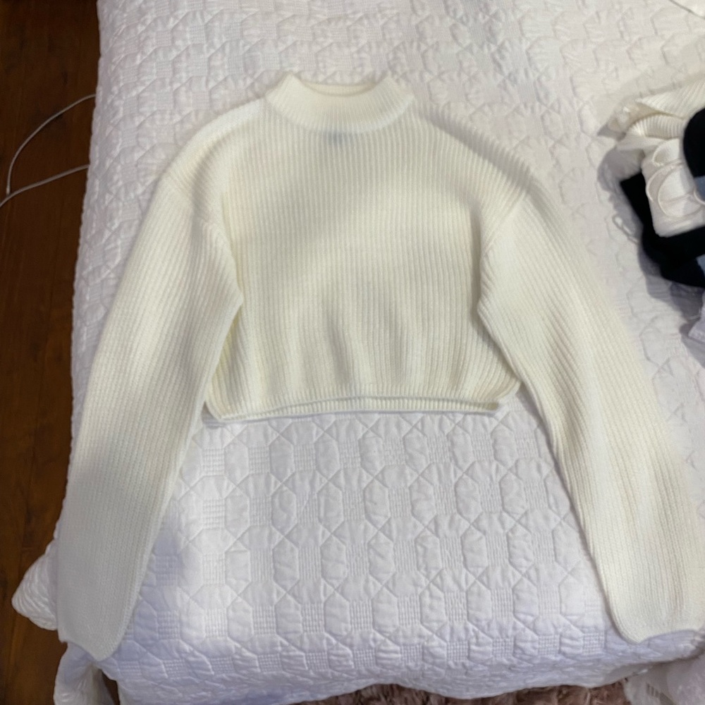 white h&m mock neck sweater